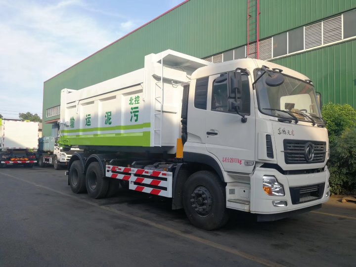 新中绿东风天龙污泥运输车