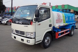 湖北新中绿5方东风多利卡洒水车
