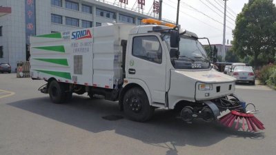 新中绿独家专利-公铁 两用洗扫车
