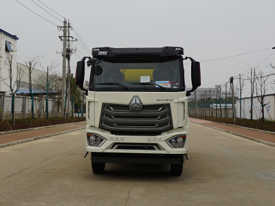 湖北新中绿洗扫车
