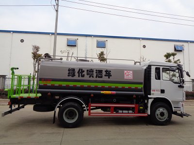 东风洒水车