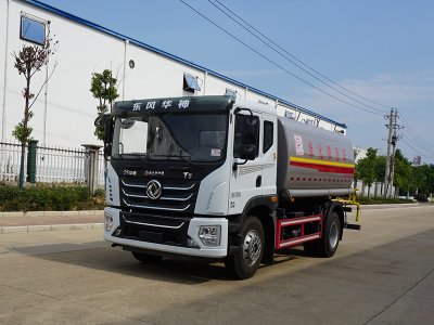 湖北新中绿洒水车