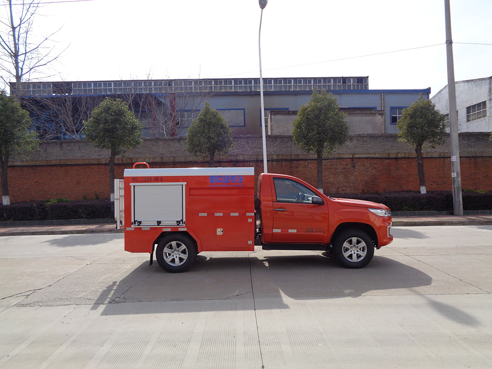 XZL5037GSS6型洒水车