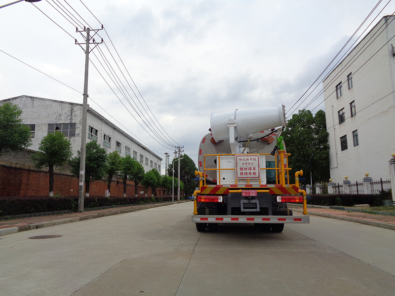 XZL5251GPS6型绿化喷洒车