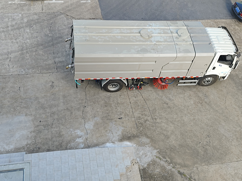 XZL5180TXSBEV型纯电动洗扫车