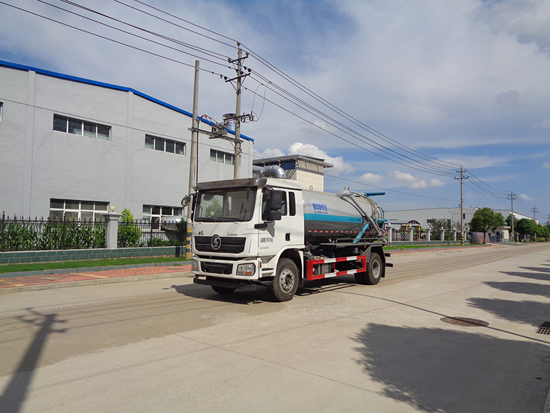 XZL5187GXW6型吸污车