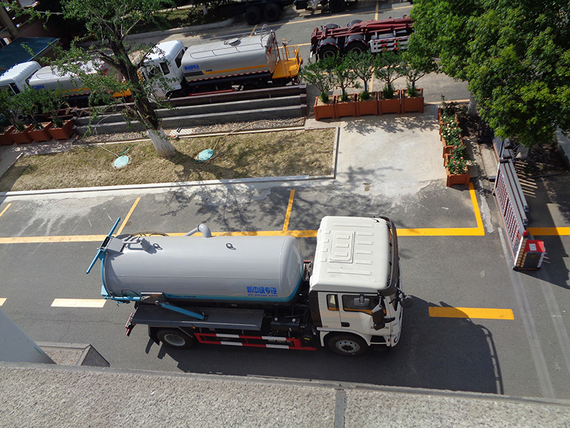 XZL5187GXW6型吸污车