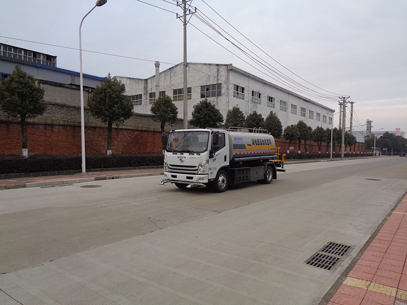 XZL5125GPSBEV型纯电动绿化喷洒车