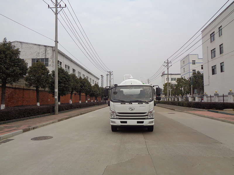 XZL5125GXWBEV型纯电动吸污车