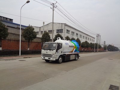 XZL5125GXWBEV型纯电动吸污车