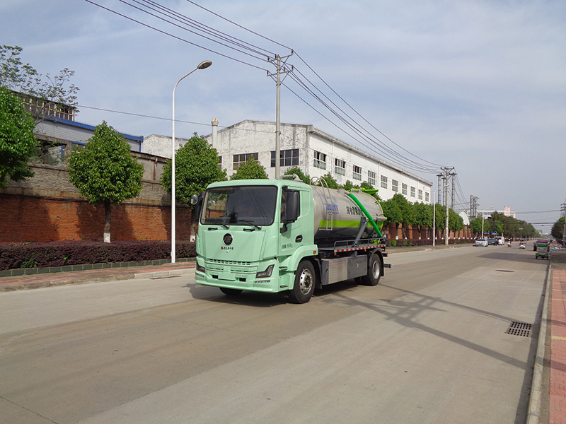 XZL5183GXWBEV型纯电动吸污车